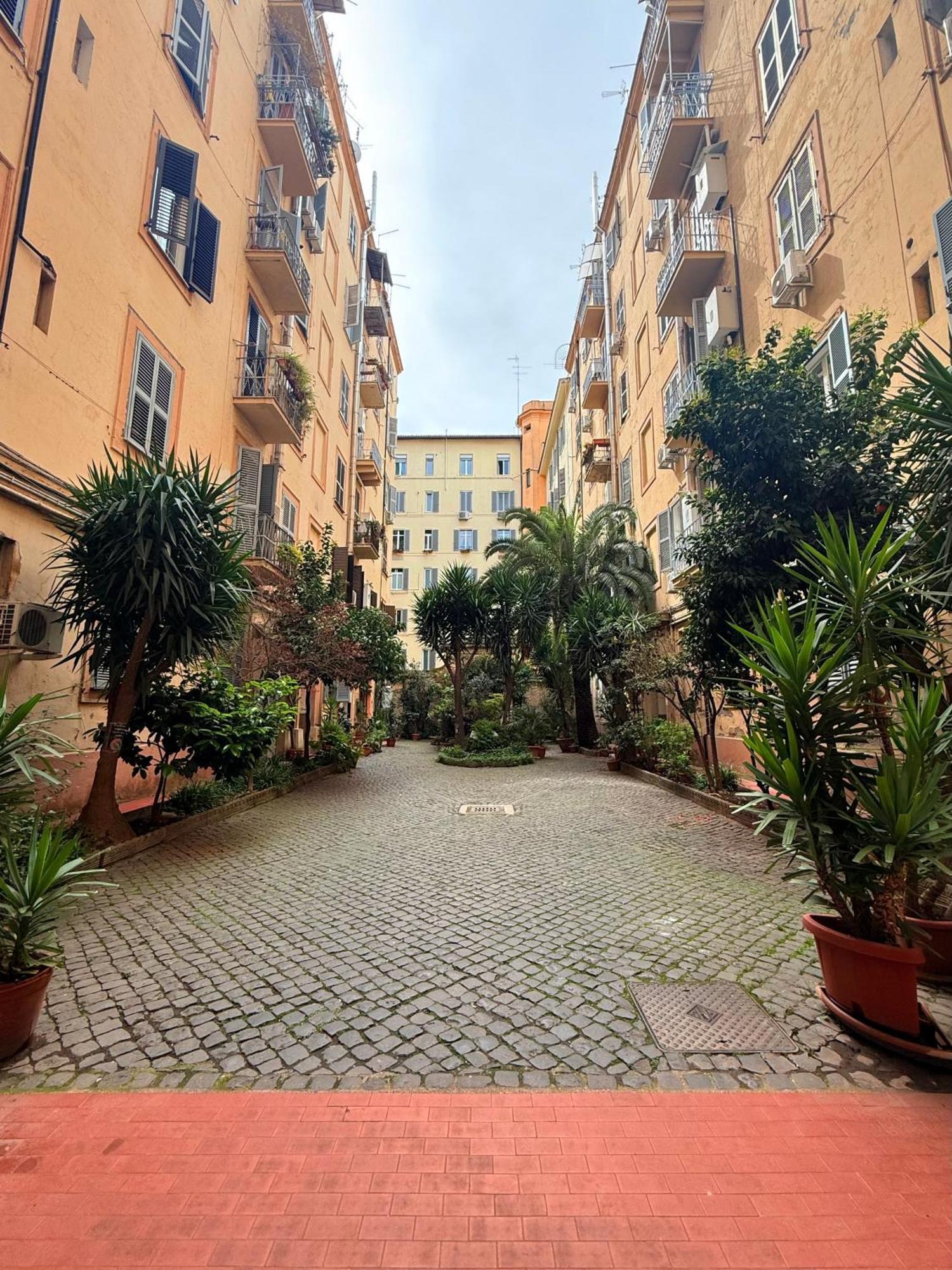 Vertex Suite, Rome